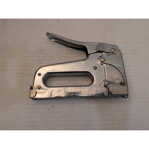 VINTAGE NOS - ARROW T-25 STAPLE GUN TACKER ELECTRICIANS CABLE WIRE FITS TO 6mm - Picture 5 of 6